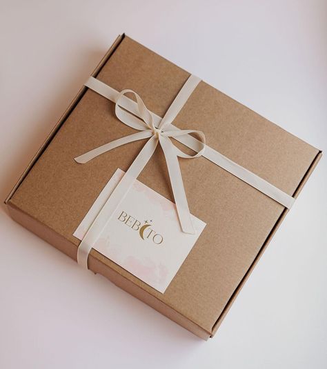 Clothing Packaging Ideas Creative, Baby Box Gift, Etsy Business Packaging, Baby Gift Packs, Baby Gift Wrapping, Baby Products Packaging, Luxury Packaging Design, Gift Wrapping Inspiration, Packaging Ideas Business