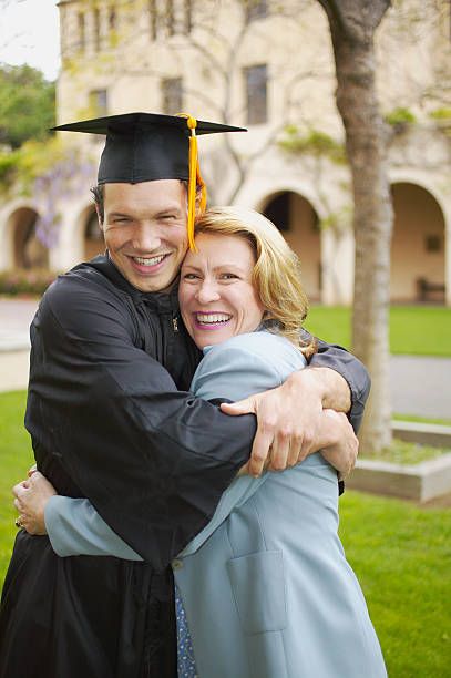 Mom Son Graduation Photos, Mom And Son Senior Pictures, Mother Son Graduation Pictures, Mom And Son Graduation Pictures, Mother And Son Graduation Pictures, Graduation Pictures With Mom, Graduation Photos With Parents, Graduation Family Photos, Mom And Son Graduation