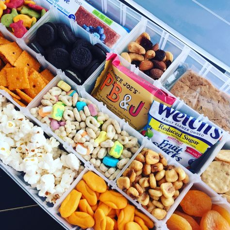 Snack Box For Traveling, Snack Box For Car, Tool Box Snack Ideas, Tackle Box Snacks Road Trips, Snackle Box For Toddler, Road Trip Snack Box Ideas, Shackle Box Ideas For Kids, Roadtrip Snacks For Kids, Snack Tackle Box For Kids