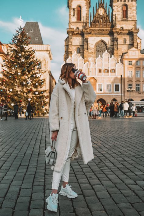 Cream Teddy Coat Outfit, Teddy Bear Coat Outfit Winter, White Teddy Coat Outfit, Bear Coat Outfit, Teddy Bear Coat Outfit, White Teddy Coat, Nyc January, Teddy Coat Outfit, Cream Teddy Bear