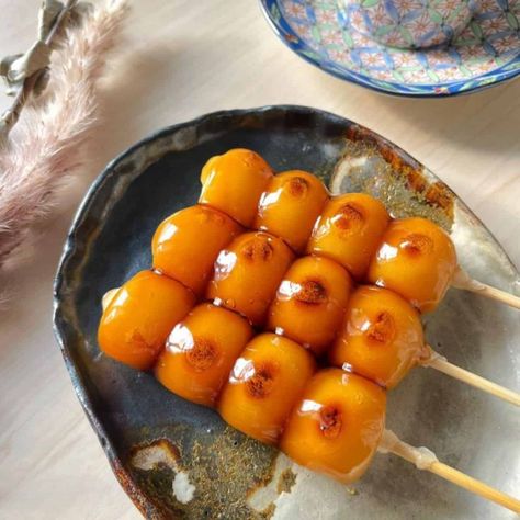 Sweet Dango Recipe, Mitarashi Dango Aesthetic, Easy Dango Recipe, Dango Recipe Without Tofu, Kirimochi Recipes, Mitarashi Dango Recipe, Dango Mitarashi, Japanese Sweets Recipe, Secret Staycation