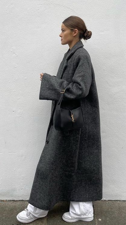 Grey Coat Outfit, Winter Outfit Aesthetic, Luxury Old Money, Oversized Outfit, Cold Outfits, Comfy Outfit, Trendy Winter, Summer Fashion Dresses, Oversized Coat