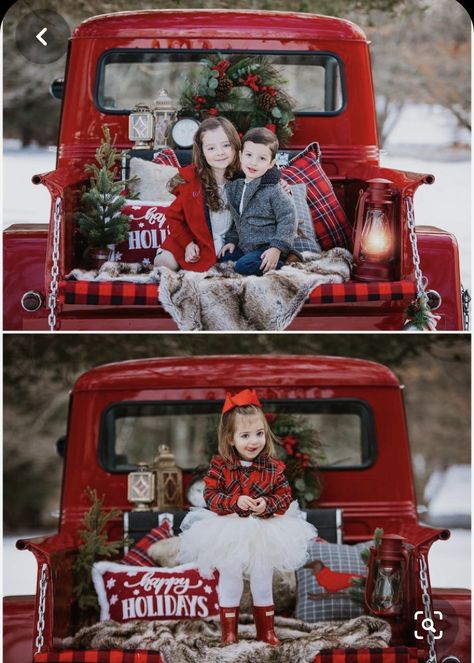 Vintage Truck Christmas Photoshoot, Truck Christmas Pictures, Winter Mini Session Ideas, Christmas Truck Photoshoot, Outdoor Family Christmas Photos, Outdoor Christmas Photoshoot, Outdoor Christmas Photoshoot Ideas, Christmas Mini Sessions Outdoor, Family Christmas Photoshoot Ideas