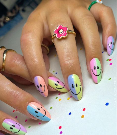 Face Nail Designs, Smiley Face Nails, Two Color Nails, Trendy Manicure, Face Nails, Cute Summer Nail Designs, October Nails, Happy Nails, Nail Pops