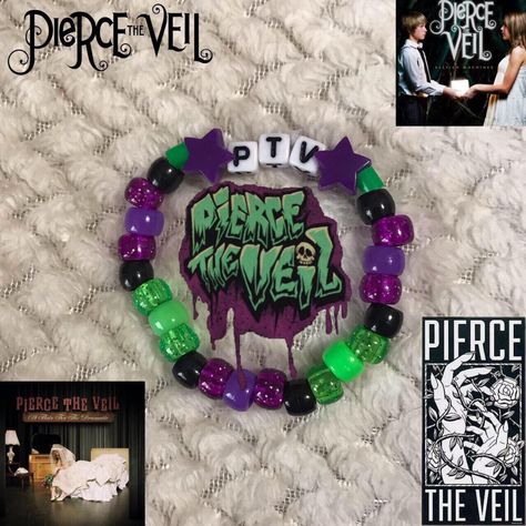 Emo Bracelets Aesthetic, Cool Kandi Patterns, Pierce The Veil Kandi Bracelets, Scene Kandi Singles, Pierce The Veil Bracelet Ideas, Emo Beaded Bracelets, Scenecore Bracelets, Kandi Singles Ideas Emo, Mcr Bracelet Ideas