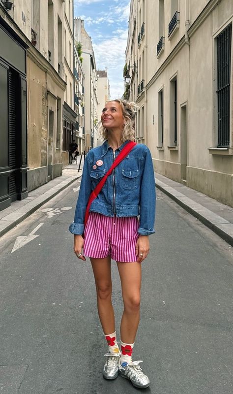 Portuguese Summer Outfits, Portuguese Fashion Street Styles, Portugese Style Fashion, Portuguese Summer, Portuguese Fashion, Portuguese Style, Portugal Fashion, Street Style Summer, Spring 2024