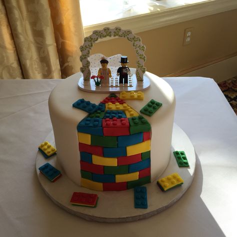 Lego wedding cake #cake Lego Wedding Flowers, Lego Cake Wedding, Lego Cake Topper Wedding, Lego Grooms Cake, Wedding Lego Guest Book, Wedding Cake With Lego Topper, Lego Wedding Cake, Lego Wedding Cakes, Wedding Cake Cake