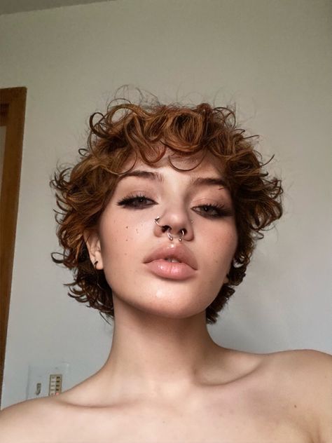 hairstyles indie grunge soft fairy piercings aesthetic pinterest inspo haircut hair color ginger makeup instabaddie instagram help Curly Edgy Hair, Curly Really Short Hair, Short Curly Hair Feminine, Very Short Curly Hair Women, Feminine Short Curly Hair, Super Curly Short Hair, Really Short Curly Haircuts, Short Tomboy Haircut Curly, Curly Shaved Hair