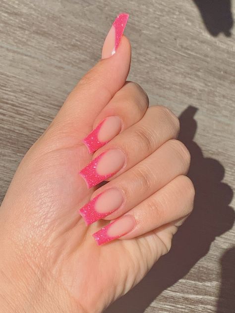 Cute Pink French Tip Nails Acrylic, Pink Glitter French Tip Nails Coffin, Hot Pink Sparkle French Tip, Prom Nails Pink French Tip, Pretty Hot Pink Nails, Pink Sparkly Tip Nails, Sparkly Pink Nails French Tip, Pink B Day Nails, Pink And French Nails