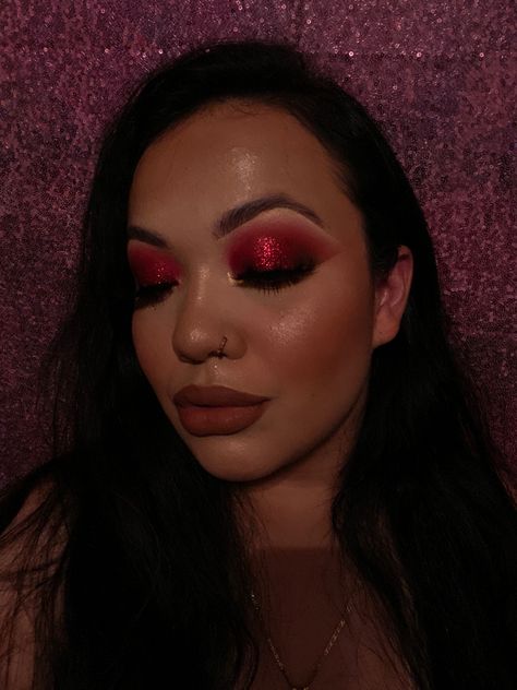 Eyeshadow Glitter Looks, Red Eyeshadow Glitter, Red Glitter Makeup, Glitter Eyeshadow Silver, Silver Glitter Makeup, Eyeshadow Silver, Glitter Looks, Red Makeup Looks, Devil Makeup