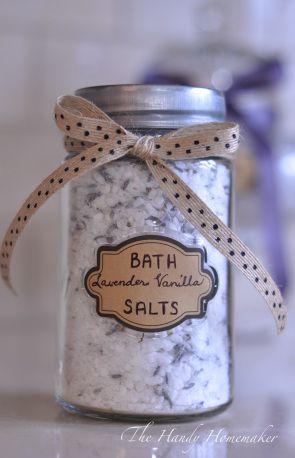 Lavender vanilla bath salt Epsom Salt Cleanse, Epsom Salt Foot Soak, Vanilla Scrub, Healing Salve Recipe, Body Sugar Scrub, Diy Foot Soak, Lowering Blood Pressure, Diy Lavender, Lavender Sugar Scrub