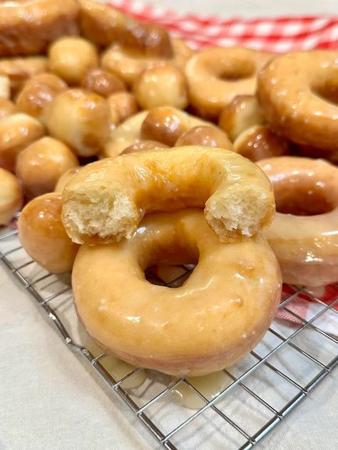 Sourdough Glazed Donuts (Krispy Kreme Copy Cat) Sourdough Donuts Recipe, Sourdough Doughnut Recipe, Donuts Krispy Kreme, Sourdough Donut Recipe, Never Going Back, Krispy Kreme Donuts, Sourdough Starter Discard Recipe, Glazed Donuts, Donuts Recipe