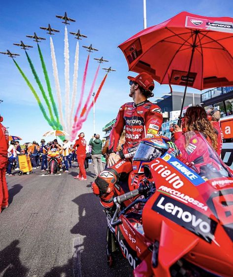 Motogp Valentino Rossi, Ducati Motogp, Biker Photography, Italian Pride, Mick Schumacher, Italian Motorcycles, Motorcycle Men, Fast Bikes, Motorsport Photography