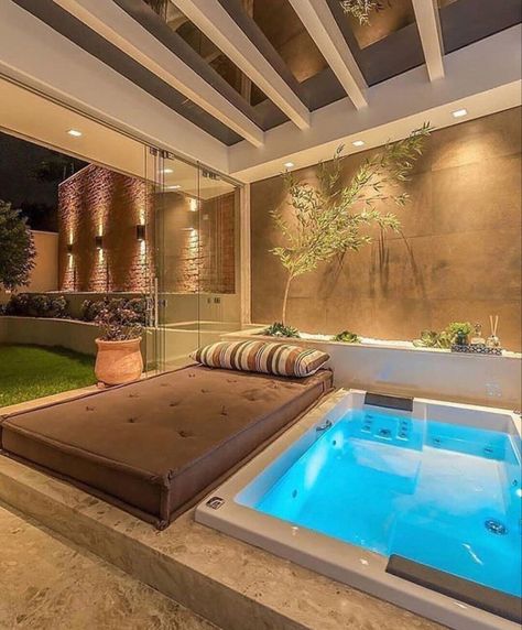 Modern Outdoor Jacuzzi Ideas, Jacuzzi Backyard Ideas, Jacuzzi In Terrace, Spa Jacuzzi Indoor, Jacuzzi Indoor Ideas, Jaccuzi Outdoor Backyards, Jakuzi Outdoor, Backyard Jacuzzi Ideas, Room With Jacuzzi