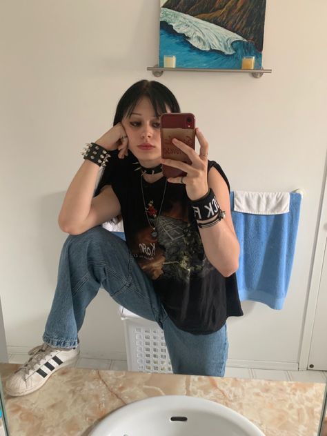 Mall Rat Aesthetic, 90s Numetal Fashion, Kawaii Metal Aesthetic, Mallgoth Outfits 90s, Grunge Girls 90s, Punk Metal Outfits, Numetal Clothes, 90s Mall Goth Outfit, 90s Metal Fashion