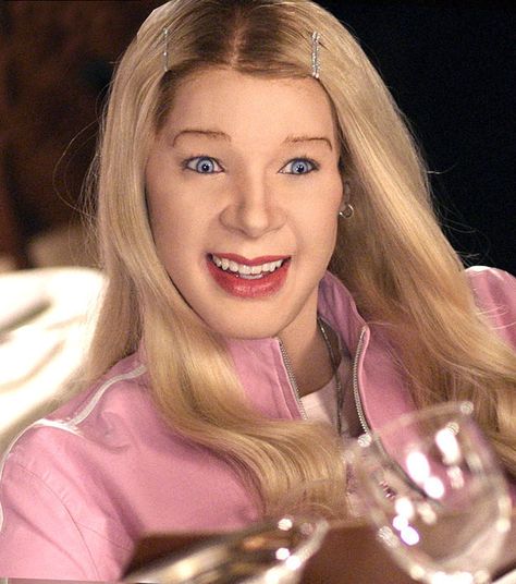 Iggy Azlaea and Tiffany Wilson from White Chicks | 34 Celebrities Who Share The Same Face White Chiks, White Chicks Movie, Laughing Sound, Tiffany Wilson, Pretty Movie, White Chicks, Christopher Walken, Friends Moments, Chick Flicks