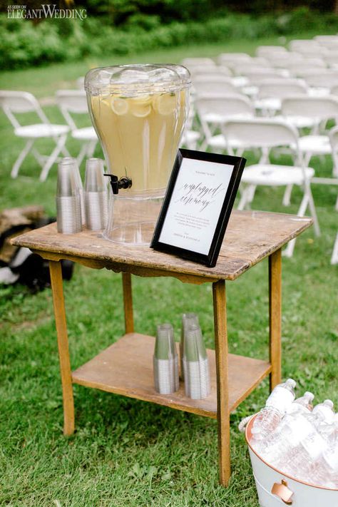 Cocktail Hour Drink Station, Drink Dispenser Ideas, Diy Drink Dispenser, Spring Boho Wedding, Dispenser Ideas, Lemonade Wedding, Drinks Station, Wedding Drink Station, Lemonade Drink