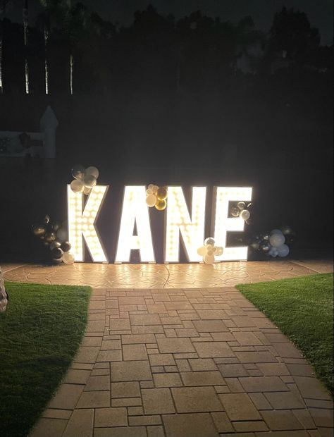 40th Birthday Table Decorations, Name In Lights, Name Balloons, 13 Birthday, Birthday Table Decorations, Name Blocks, Christmas Party Themes, Party Names, Light Up Letters