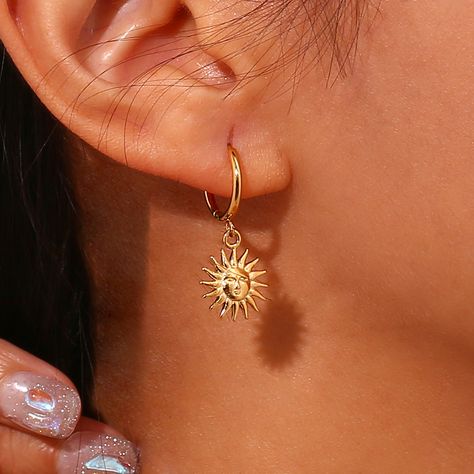 Simple Gold Earrings, Sun Earrings, Y2k Accessories, Sun Pendant, Chunky Earrings, Face Earrings, Gold Sun, Trendy Earrings, Stunning Earrings