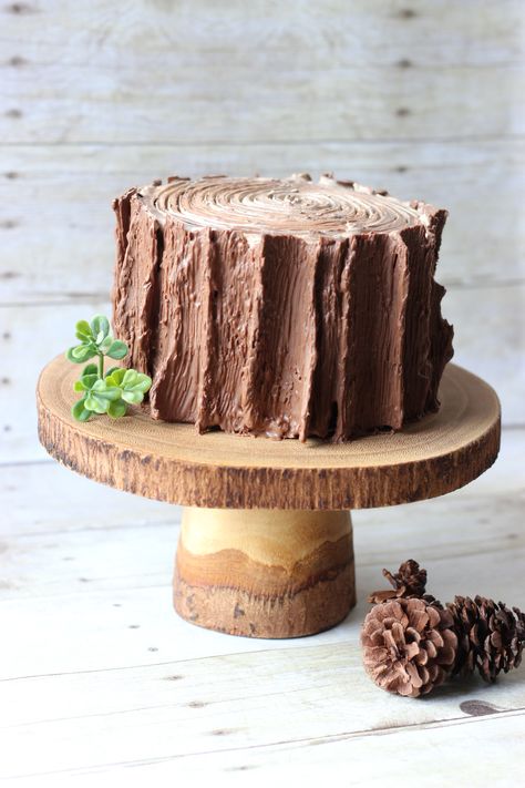 Tree stump cake. Perfect for lumberjack or woodland birthday party! Stump Cake, Tree Stump Cake, Lumberjack Birthday Party, Lumberjack Birthday, Woodland Cake, Woodland Birthday Party, Baby Shower Woodland Theme, Woodland Birthday, Shower Food