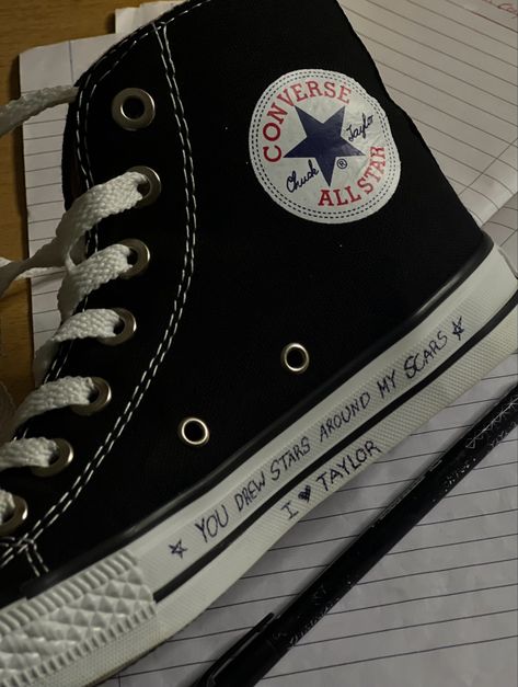 Taylor Swift Lyrics On Converse, Written On Converse, Song Lyrics On Converse, Converse Designs Diy, Writing On Shoes, Taylor Swift Converse, Converse Doodles, Converse Drawing, Taylor Swift Shoes