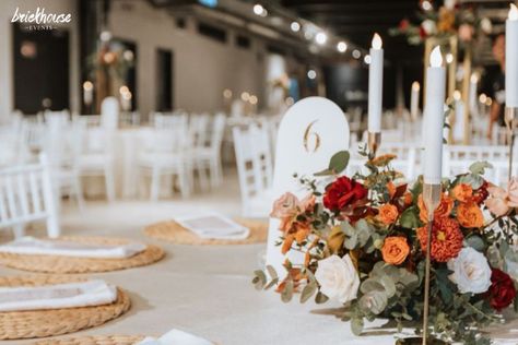 Guest Table Decor, White Rose Centerpieces, Barn Wedding Centerpieces, Flower Centrepiece, Pink Purple Wedding, Black Centerpieces, Pink Wedding Centerpieces, Burnt Orange Wedding, Wedding Guest Table