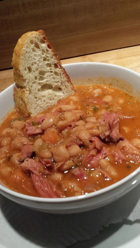 Turkey And White Bean Soup, Smoked Turkey Soup, Turkey Soup Recipes, Basque Food, White Bean Stew, Smoked Turkey Wings, Turkey Stew, Smoked Turkey Legs, Beans In Crockpot