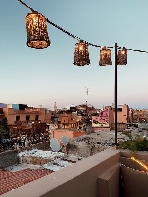 Nomad restaurant rooftop in Marrakech Photo by @isabeltonelli Nomad Marrakech, Puglia House, Nomad Restaurant, Aesthetic House, Terrace Decor, Rooftop Terrace Design, Rooftop Patio, Terrace Design, Indian Decor