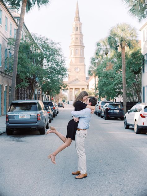 Charleston Engagement Pictures, Classic Engagement Photos, Charleston Engagement Photos, Charleston Engagement, Downtown Charleston, Charleston Wedding Photographer, Wedding Photos Poses, Engagement Poses, Couple Photoshoot Poses