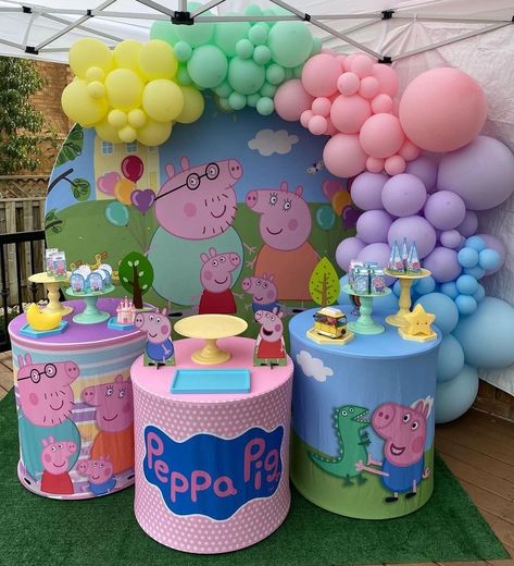 Peppa Pig Birthday Decoration Ideas, Peppa Pig Decorations Ideas, Peppa Pig Party Ideas, George Pig Birthday Party, Peppa Pig Birthday Party Ideas, Bolo Da Peppa Pig, Peppa Pig Birthday Decorations, Peppa Pig Party Decorations, Peppa Pig Birthday Party Decorations