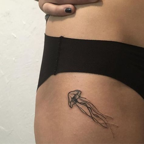 Ephemeral Tattoo, 16 Tattoo, Jellyfish Tattoo, Medusa Tattoo, Weird Tattoos, Modern Tattoos, Discreet Tattoos, Dainty Tattoos, Subtle Tattoos