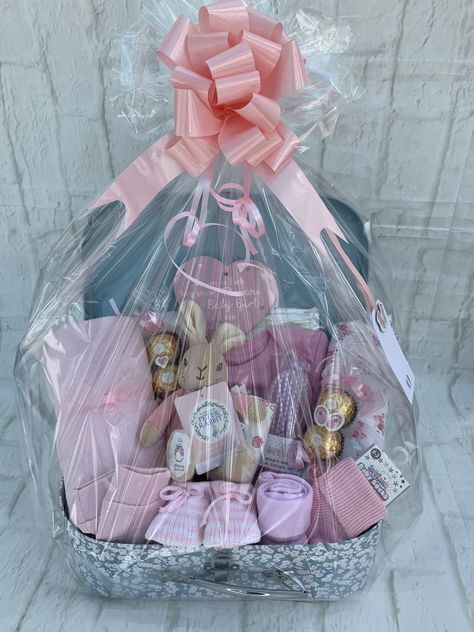 Gift Ideas For Baby Girl, Gifts For Baby Girl, Hampers Baby, Flopsy Bunny, Diy Teddy Bear, Baby Boy Decorations, Baby Shower Gift Box, Gift For Baby Girl, Pink Pull