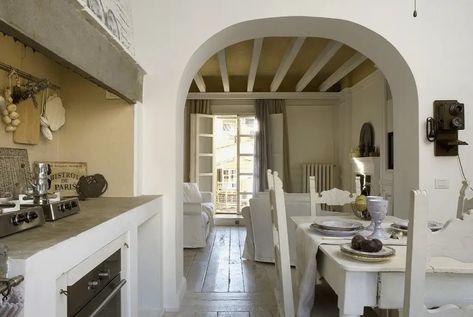 Graceful Transitions: The Benefits of Arched Entryways in Connecting Kitchen and Living Spaces - The Compact Kitchen Perception Aesthetic, Home In Nature, Arch Entryway, Tv In Kitchen, Interior Design Images, Wood Beam Ceiling, Compact Kitchen, Classic Kitchens, Wood Beams