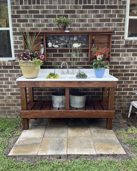 Potting Bench With Sink, Potting Bench Ideas, Potting Station, Outdoor Sink, Outdoor Potting Bench, Garden Sink, Potting Tables, Potting Table, Outdoor Sinks