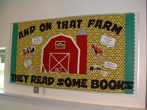 Farm Reading Bulletin Board Farm Theme Book Fair, Farming Classroom Theme, Farm Classroom Theme Bulletin Boards, Farm Preschool Room Decor, Farm Theme Bulletin Board, Farm Bulletin Board Ideas, Farm Classroom Decorations, Teacher Paint, Barnyard Classroom