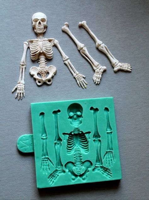 Skeleton Body, Casa Halloween, Cake Tools, Skeleton Halloween, Diy Resin Crafts, Halloween Skeleton, Fondant Molds, Handmade Clay, Halloween Skeletons