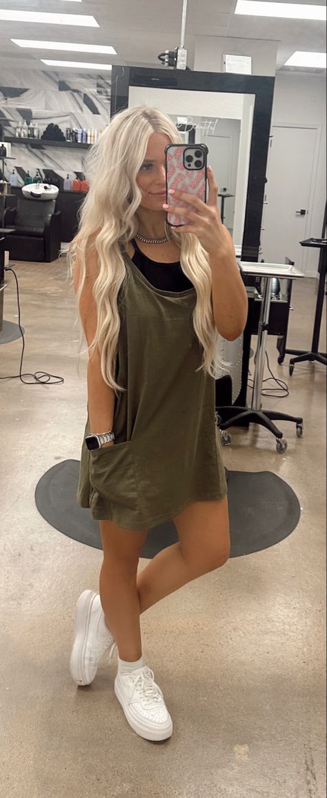 #hairstylistootd #hairdresserootd #hairstylistootdinspo #hairdresserootdinspo #hairstylistinspo #hairdresserinspo #hairdresser #ootd #hairdresserclothing #hairstylistclothing #clothing#hairstyle #easyhairtutorial #rancherhat #saloninspo#blondehairinspo #halfuphalfdownhairtutorial#headshotphotoinspo#okchairsalon #oklahomacity #smallbuisness #selfemplyoyed Summer Work Outfits Hairstylist, Hair Salon Work Outfits, Cosmetologist Outfit Summer, Summer Outfits For Hairstylist, Gift Ideas For Hair Stylist, Cosmotologist Aesthetic Outfits, Hair Dresser Outfits Fashion, Outfit Ideas For Hairstylist, Hair Stylist Aesthetic Outfits