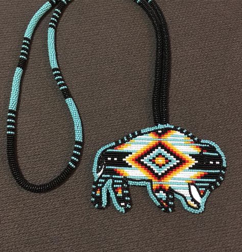 Beaded Buffalo, Indian Beadwork, Native American Beadwork Patterns, Beaded Items, Native Beading Patterns, Beaded Earrings Native, Beadwork Designs, Beadwork Necklace, Native Beadwork