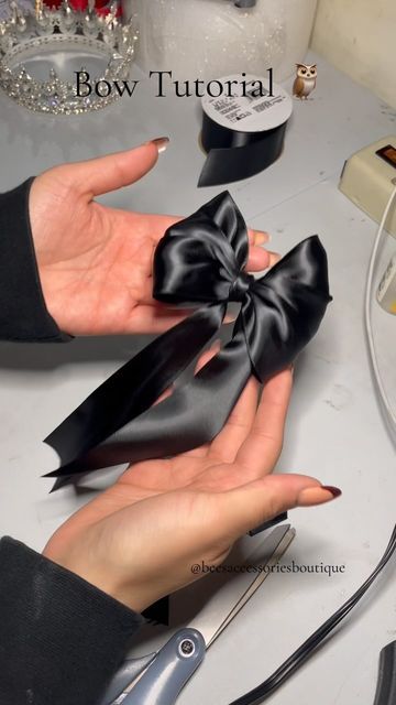 Velvet Bow Tutorial, Bow How To Make, How To Tie A Bow With Ribbon For Hair, Handmade Hair Bows Tutorial, How To Do A Bow With Ribbon, What To Do With Ribbon, Big Bows Diy, How To Make Bow, How To Make A Bow