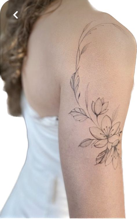 Feminine Shoulder Tattoos, Shoulder Cap Tattoo, Flower Shoulder Tattoo, Floral Back Tattoos, Inner Bicep Tattoo, Small Shoulder Tattoos, Flower Tattoo Shoulder, Upper Arm Tattoos, Shoulder Tattoos