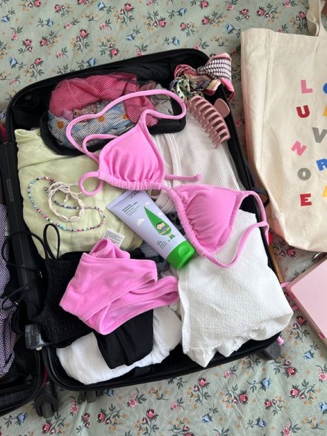 International Travel Essentials, Summer Packing, Packing Ideas, Travel Essentials For Women, Suitcase Packing, Summer Goals, Foto Ideas Instagram, Summer Feeling, Fashion Designs