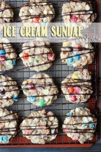 Ice Cream Sundae Cookies - Cookies and Cups Sundae Cookies, Chunky Dunk, Cookies Jar, Cookies And Cups, Drop Cookies, Ice Cream Sundae, Yummy Sweets, Easy Cookies, Cookie Desserts