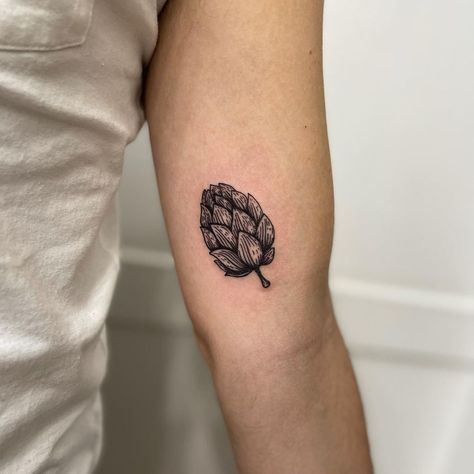 Ale on Instagram: “Single hop Thanks Colin :) . . . #tattoo #tattooartist #tattoolife #tattooideas #ink #california #bayarea #sftattoo #sanfrancisco…” Beer Hops Tattoo, Hop Tattoo, Beer Hops, S Tattoo, Life Tattoos, Paw Print Tattoo, Tattoos And Piercings, Tattoo Artists, Tatting