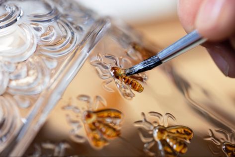 A timeless tribute to luxurious French craftsmanship, Guerlain's Bee Bottle is a part of over 190 years of history, culture and French savoir-faire. Bee Cottage, Macro Photos, Bottle Design, Diamond Crystal, Honey Bee, Art Nouveau, Ear Cuff, Pinterest Likes, Perfume Bottles