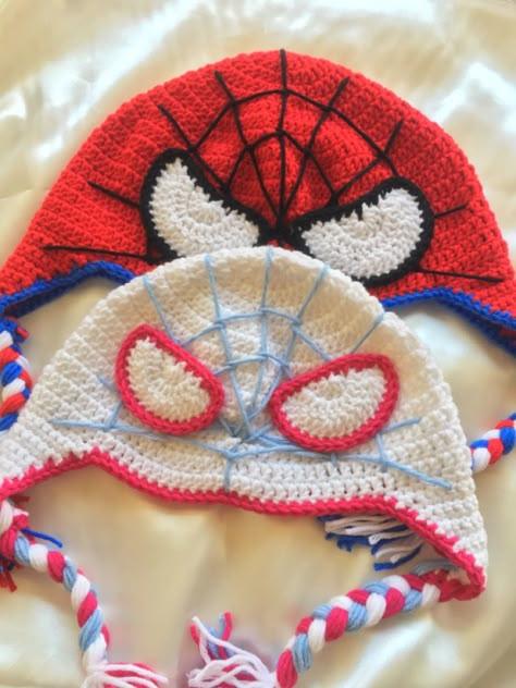 Couple Crochet Gifts, Crochet For Couples, Couple Crochet Ideas, Spiderverse Crochet, Crochet Couples Gift, Crochet Spiderman Hat, Crochet Spiderman Beanie, Spidergwen Cosplay, Crochet Couple