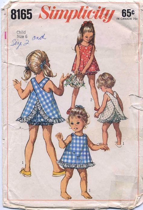 Girls Apron Dress, Children's Dresses, Patron Vintage, Girl Apron, Childrens Sewing Patterns, Fabric Sewing Patterns, Motif Vintage, Retro Mode, Simplicity Sewing