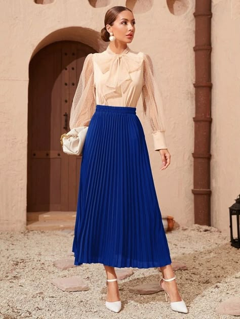 Muslim Girl Outfits, Blue Skirt Outfits, Royal Blue Skirts, Green Pleated Skirt, Blue Pleated Skirt, Pleated Skirt Outfit, Maxi Skirt Outfits, Pleated Long Skirt, Dress Up Outfits