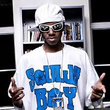 2000s Outfit, Download Sheet Music, Soulja Boy, Wallpaper White, Boy Halloween Costumes, Halloween Boys, American Rappers, Hip Hop Culture, Boy Costumes