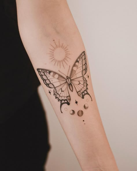 Butterfly Star Tattoo, Big Lantern, Butterfly Tattoos On Arm, Moth Tattoo Design, Collar Work, Whimsical Tattoos, Bookish Tattoos, Hip Thigh Tattoos, Insect Tattoo