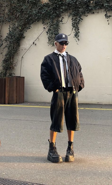 Mens Designer Fashion Outfits, Tokyo Street Style Men, Skirts Men, Tokyo Streetwear, Aesthetic Male Outfits, Gq Fashion, Trendy Boy Outfits, Tokyo Street Style, Dark Outfits